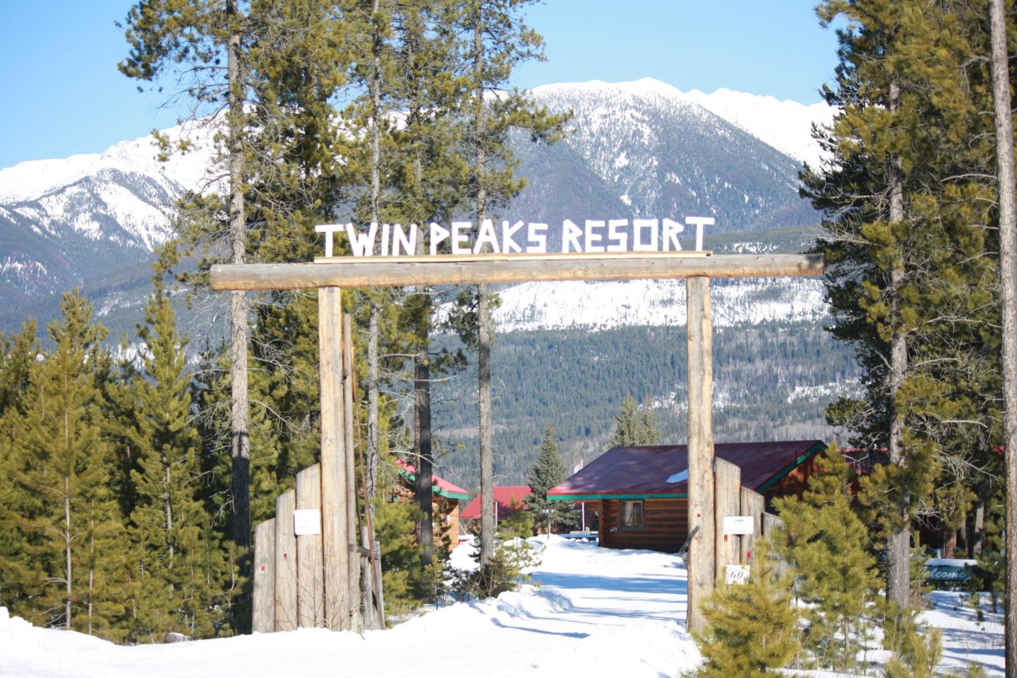 Twin Peaks Resort Valemount Exterior photo