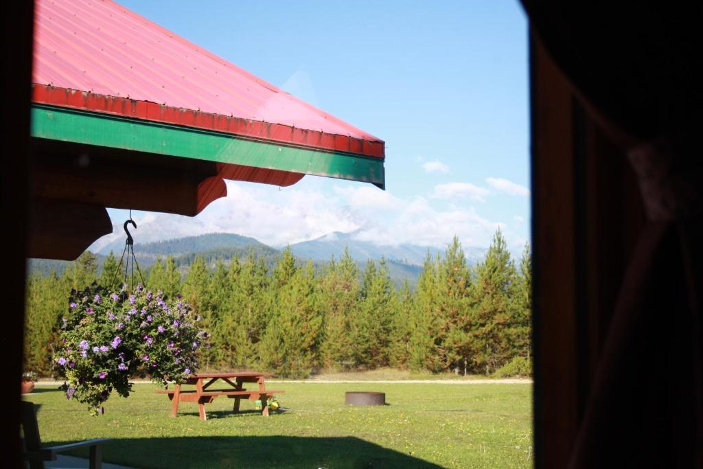 Twin Peaks Resort Valemount Room photo