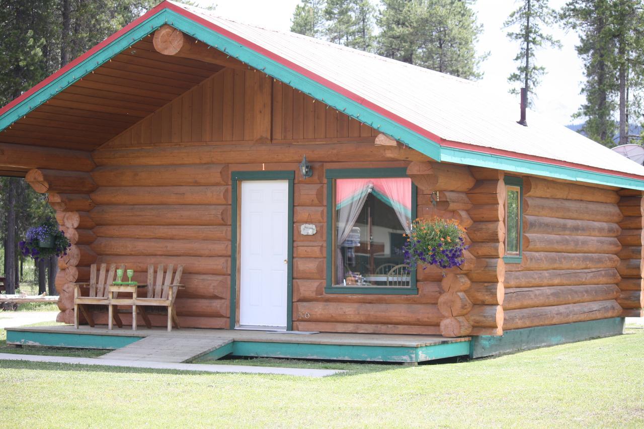 Twin Peaks Resort Valemount Exterior photo